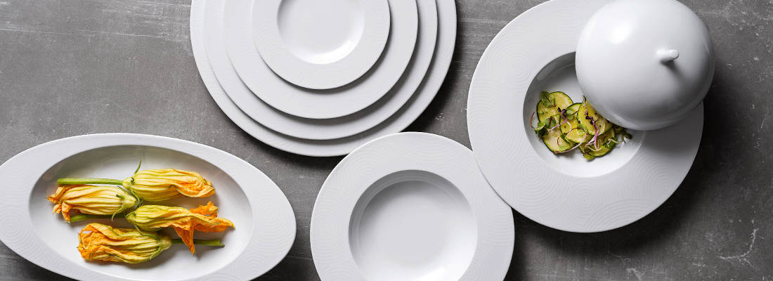 Corby Hall Ecos Round Plate | Catalog Number: 046 0003 | Dimensions: 13 in (33 cm)